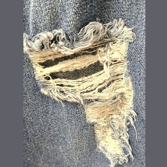 NWT Fashion Nova Plus Size Soft And Stretchy Distressed Jeans. - Picture 5 of 12
